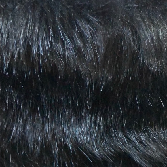 NWOT Faux fur eternity scarf - Picture 3 of 3